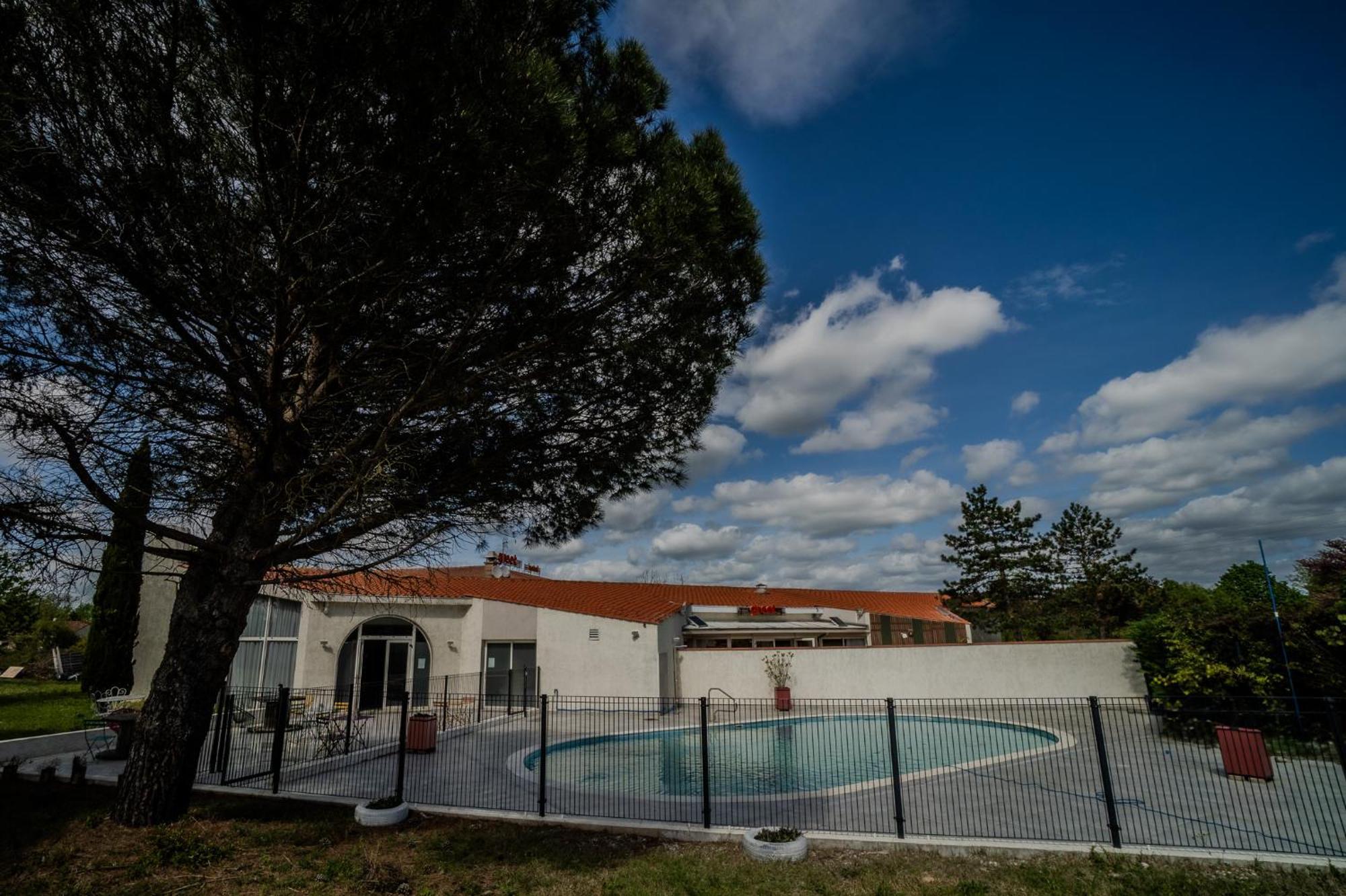 Greet Hotel Castres Saix Saix  Exterior photo